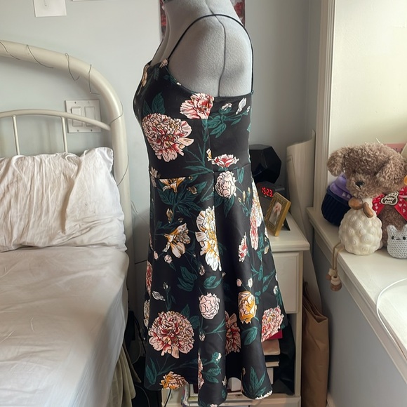 Floral Dress - Picture 2 of 3